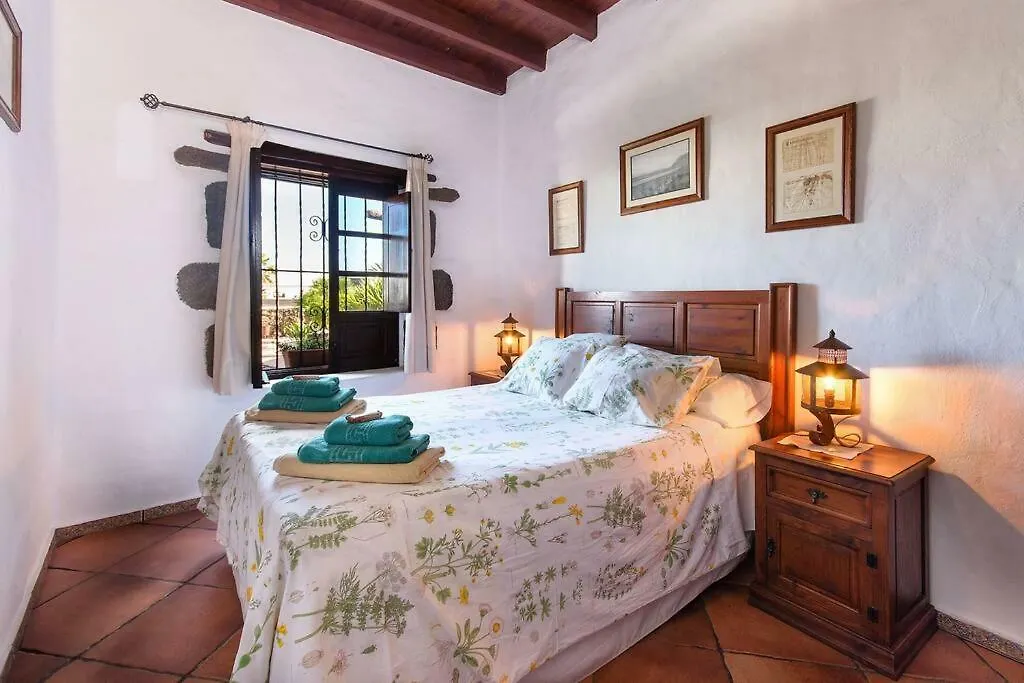 Casa rural El Caserío de Güime Villa con Piscina Climatizada San Bartolomé
